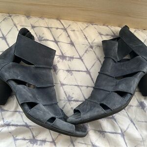Arche Women's Gray Heeled Sandals